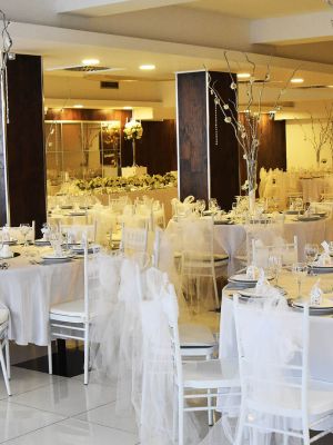 Restoran Azzaro Black Club