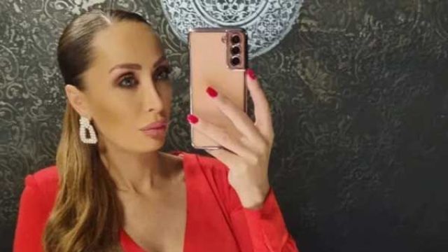 Nađa Golubović Doček Nove godine Nađa Golubović Doček Nove godine